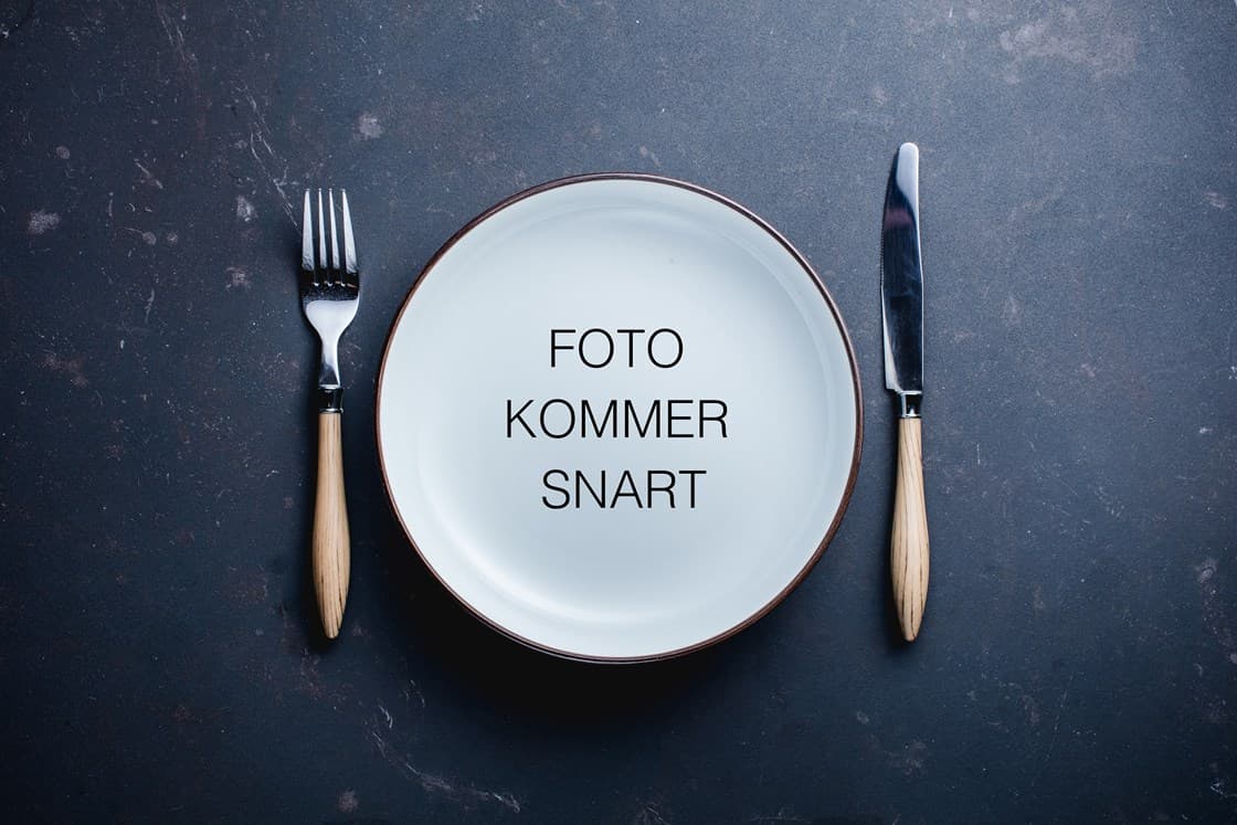 Pankostekt lax med bulgur och thailändsk örtsallad