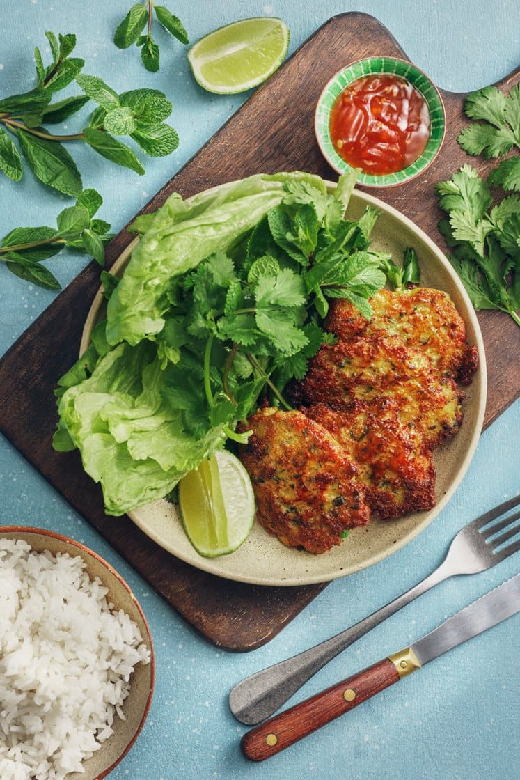 Tod mun pla - Thailändska fishcakes med mynta, koriander och sweet-chili dip