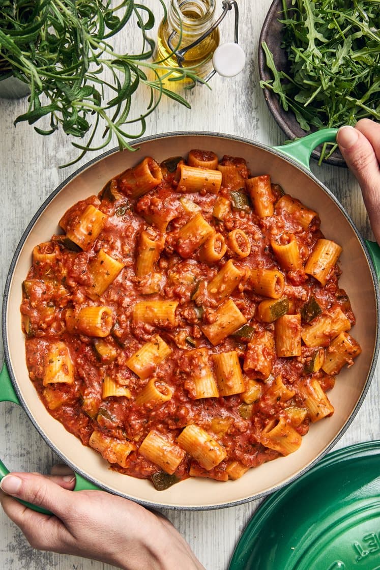 One pot pasta med salsiccia och parmesan