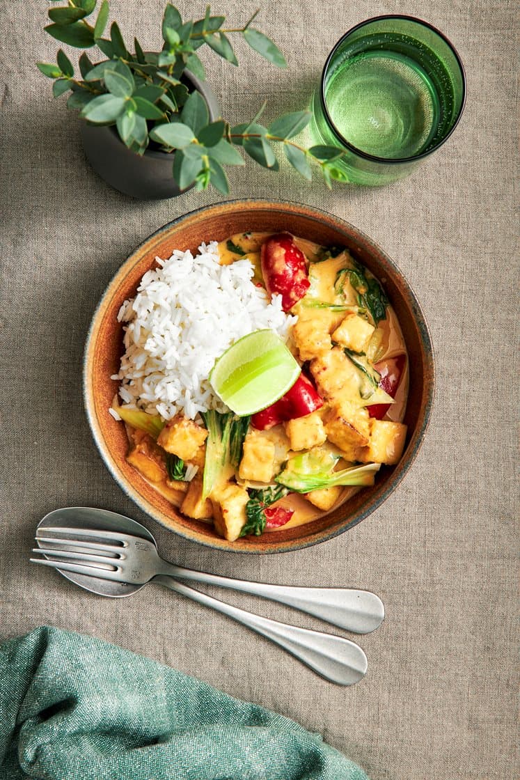 Röd curry med tofu och jasminris