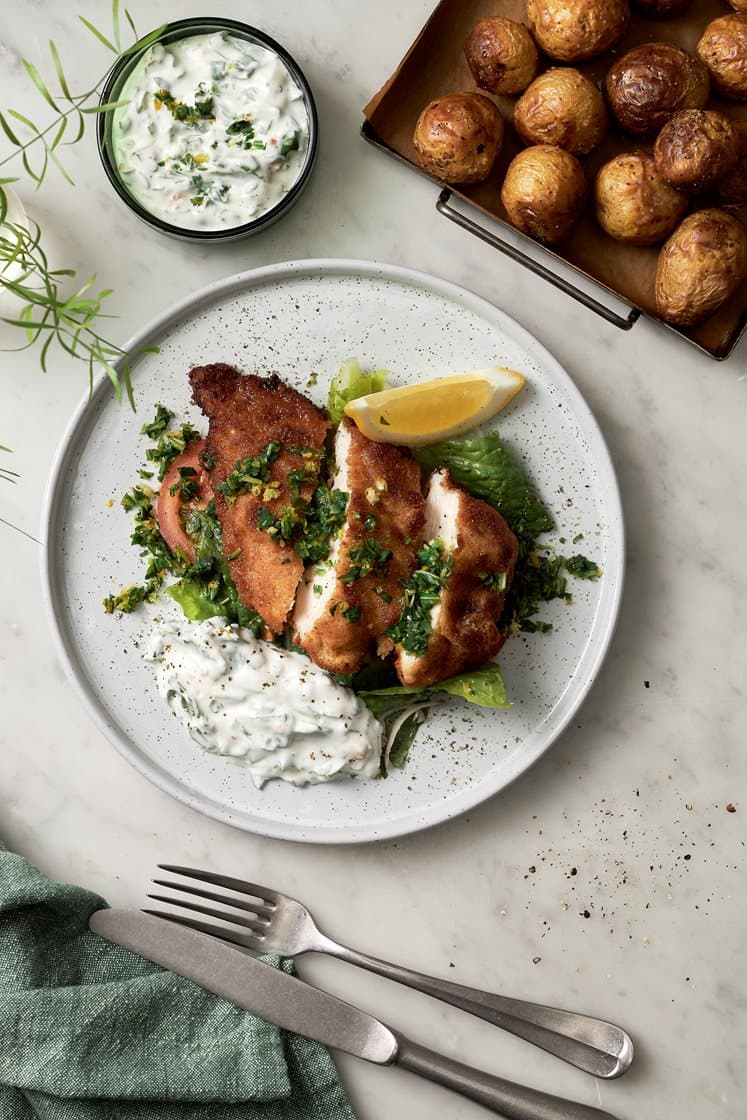 Kycklingschnitzel med gremolata och ruccolayoghurt