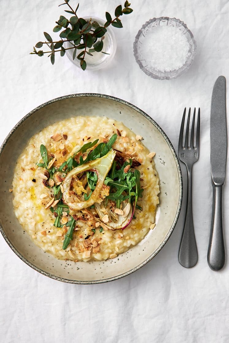 Citronrisotto med getostbakad fänkål och mandelspån