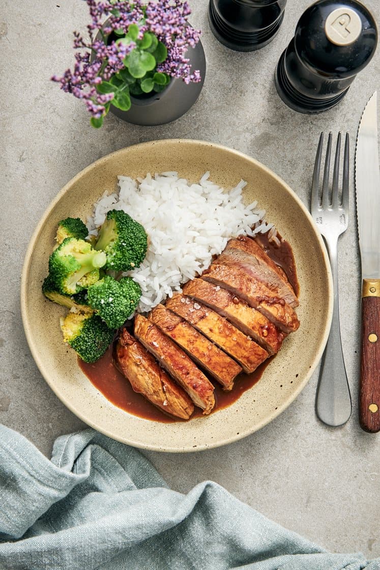 Fläskkotlett i teriyakisås med broccoli och jasminris