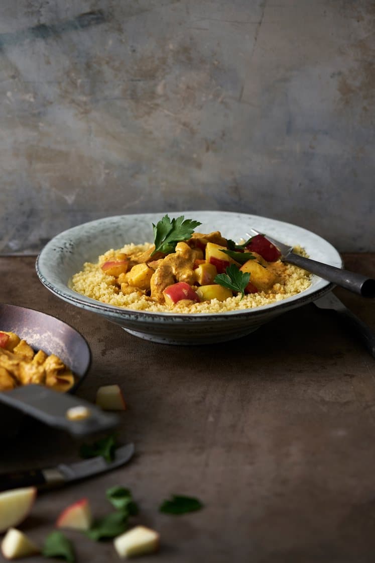 Kyckling i currysås med äpple och bulgur