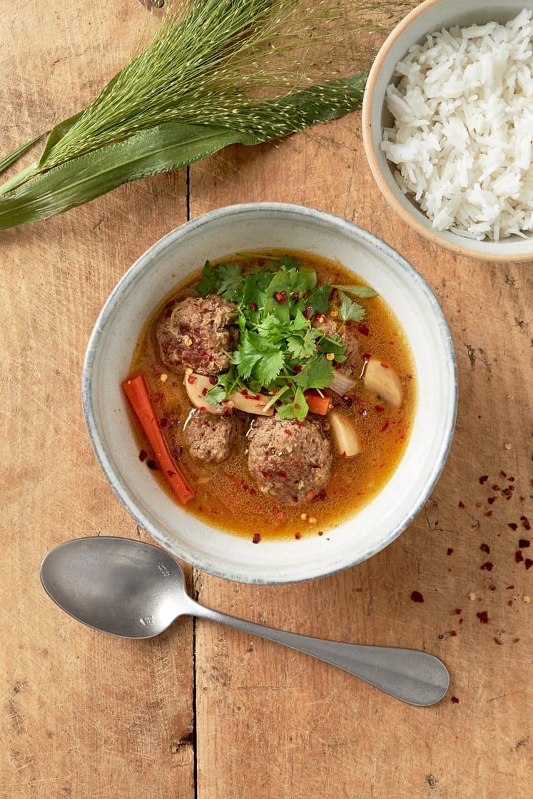 Bun Cha - Vietnamesiska nötfärsbullar med färsk ingefära