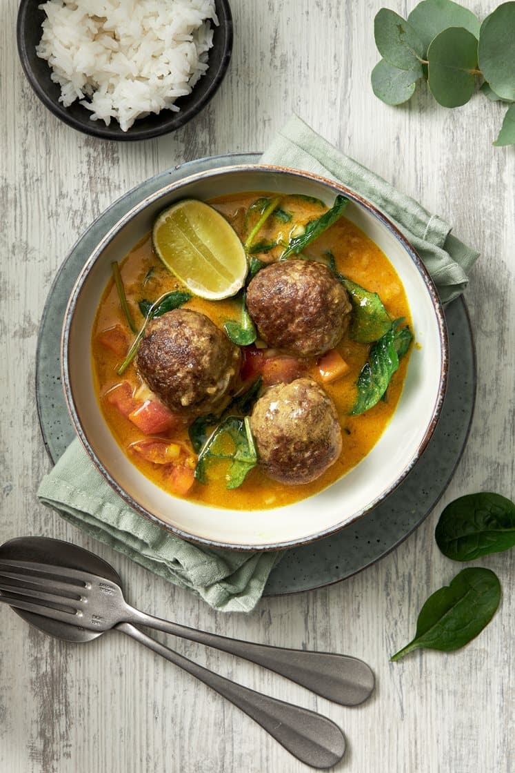 Bengali meatballs med spenat och kokosmjölk