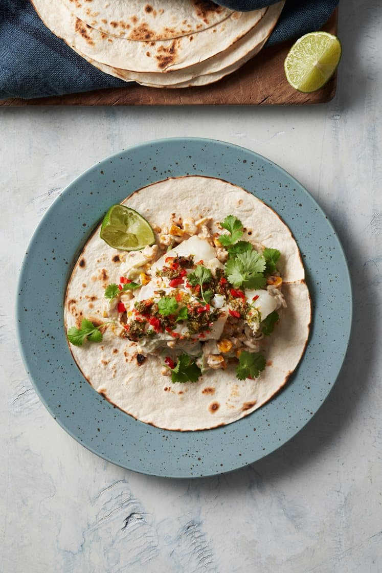 Fisktacos med rostad majssalsa, lime och koriander