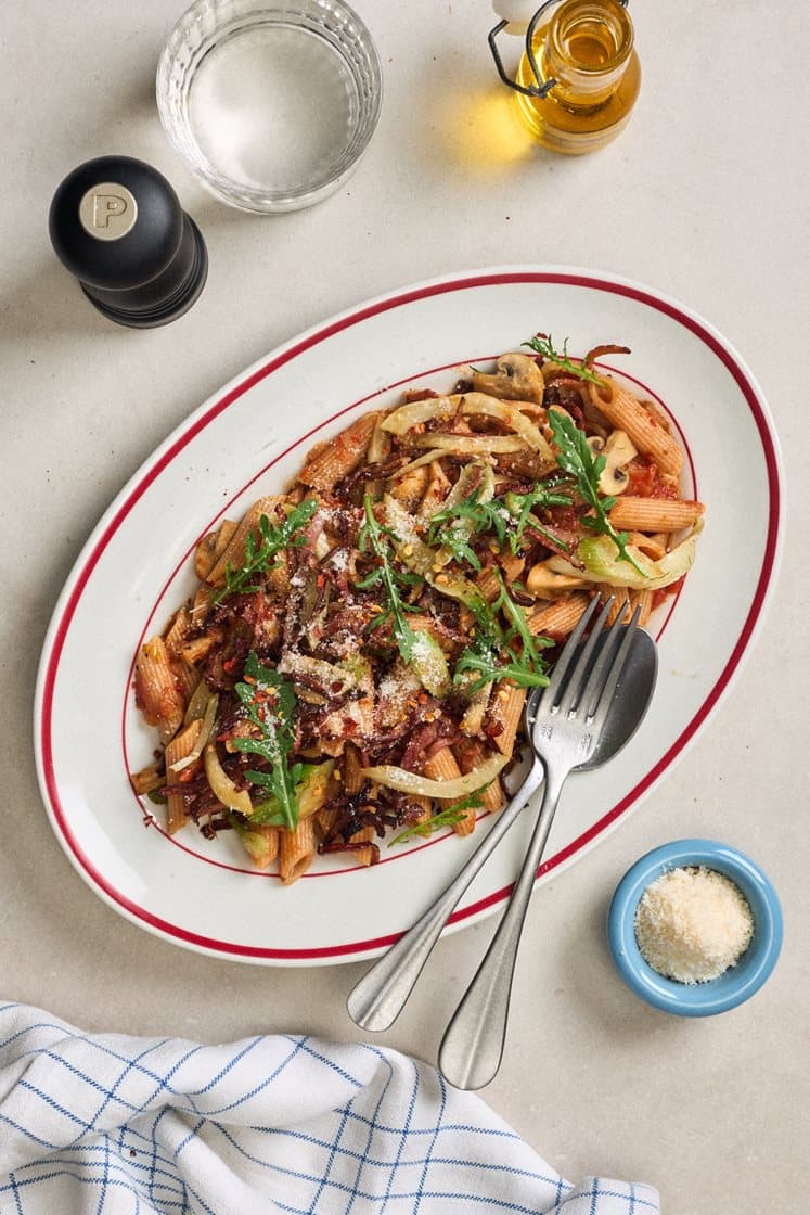 Pasta integrale all'arrabbiata - fullkornspasta med het tomatsås och kalkonbacon