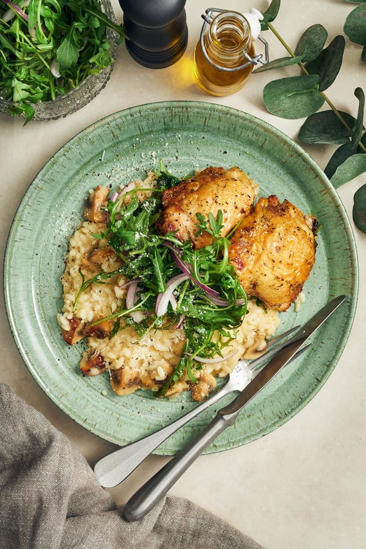 Salviarostad kyckling med svamprisotto, parmesan och ruccola