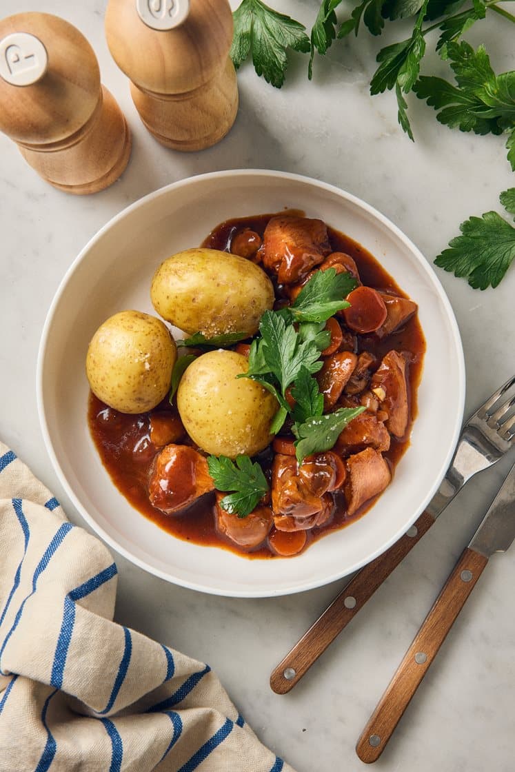 Fransk kycklinggryta med champinjoner och persilja