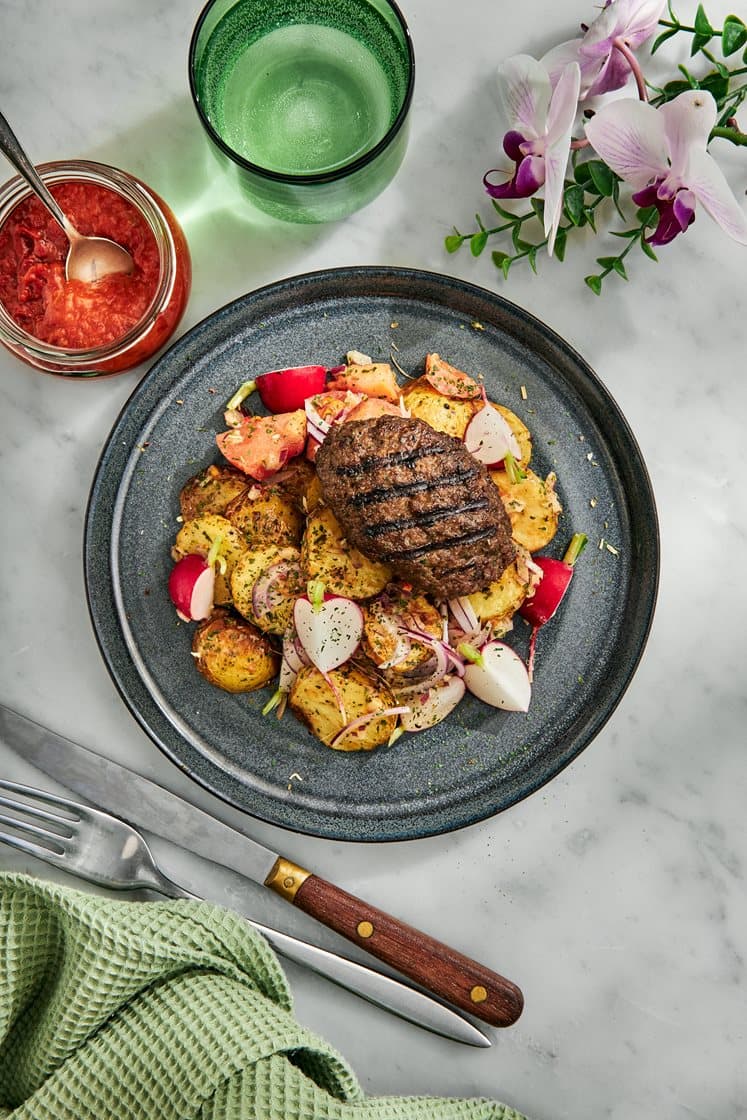 Grillade järpar med rostad potatissallad och ajvar