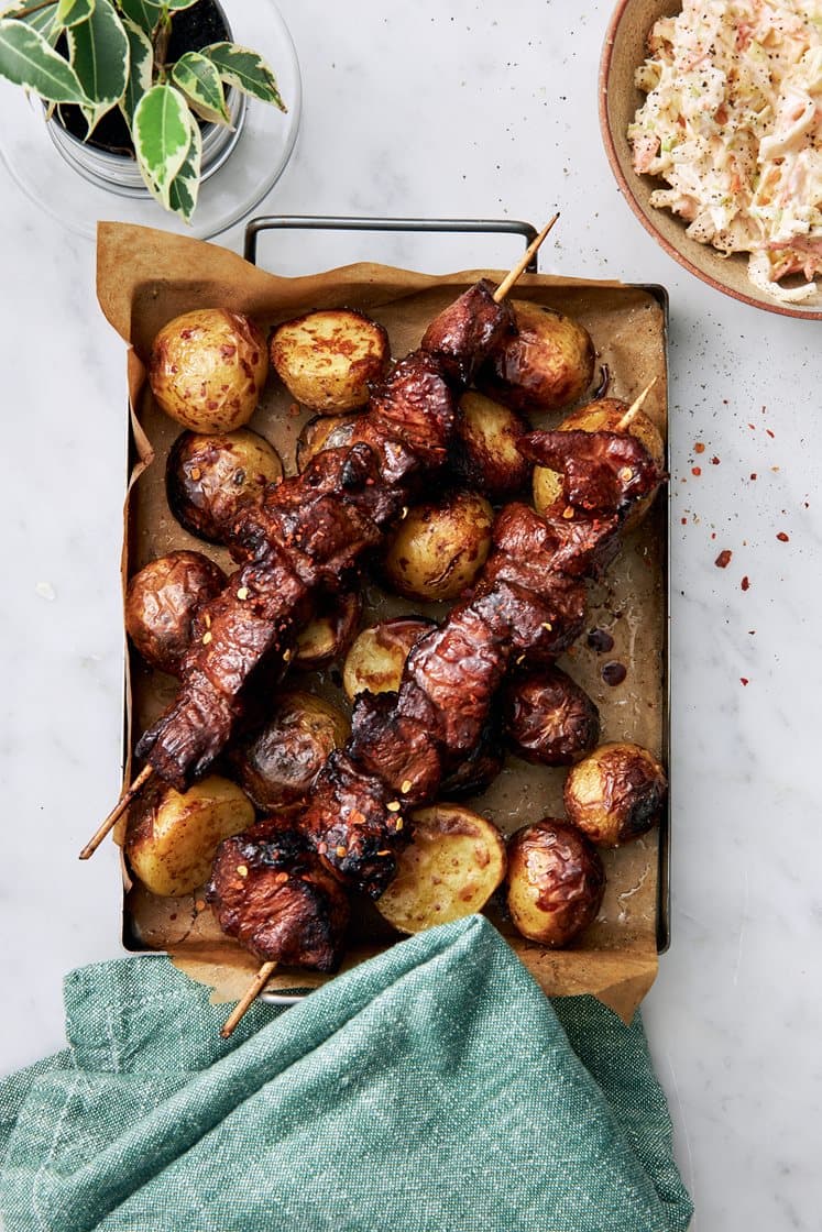 BBQ pork med coleslaw och rostad potatis