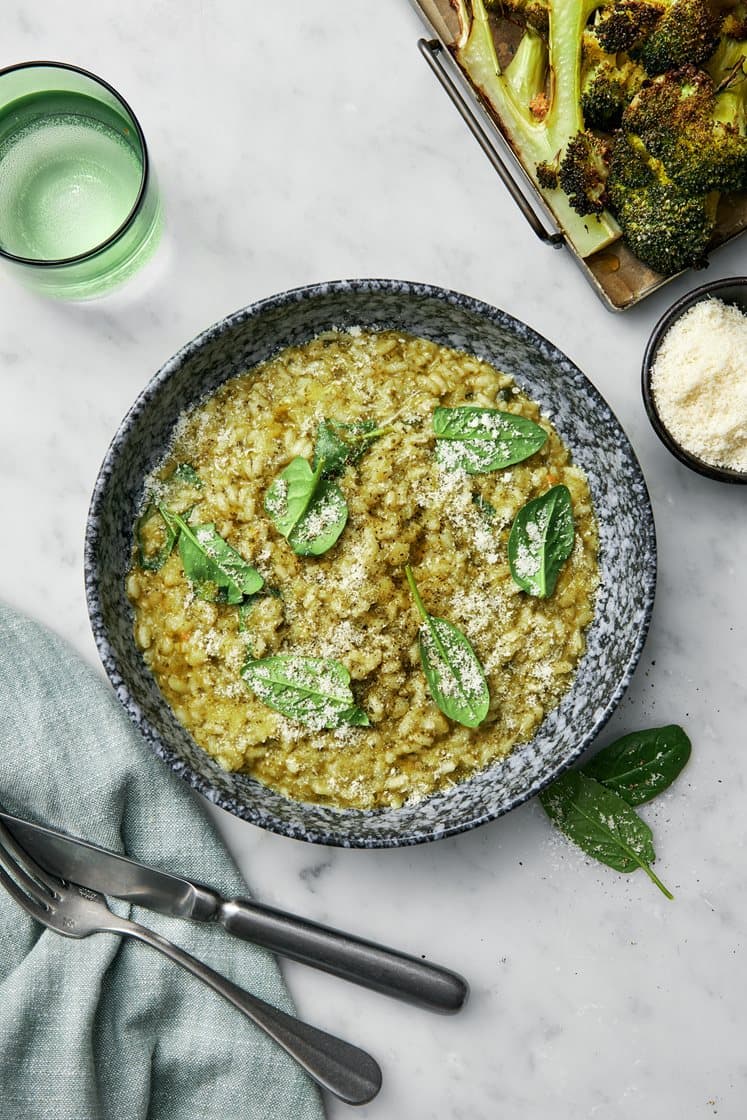 Risotto mantecato krämig risotto med spenat, citron och broccoli