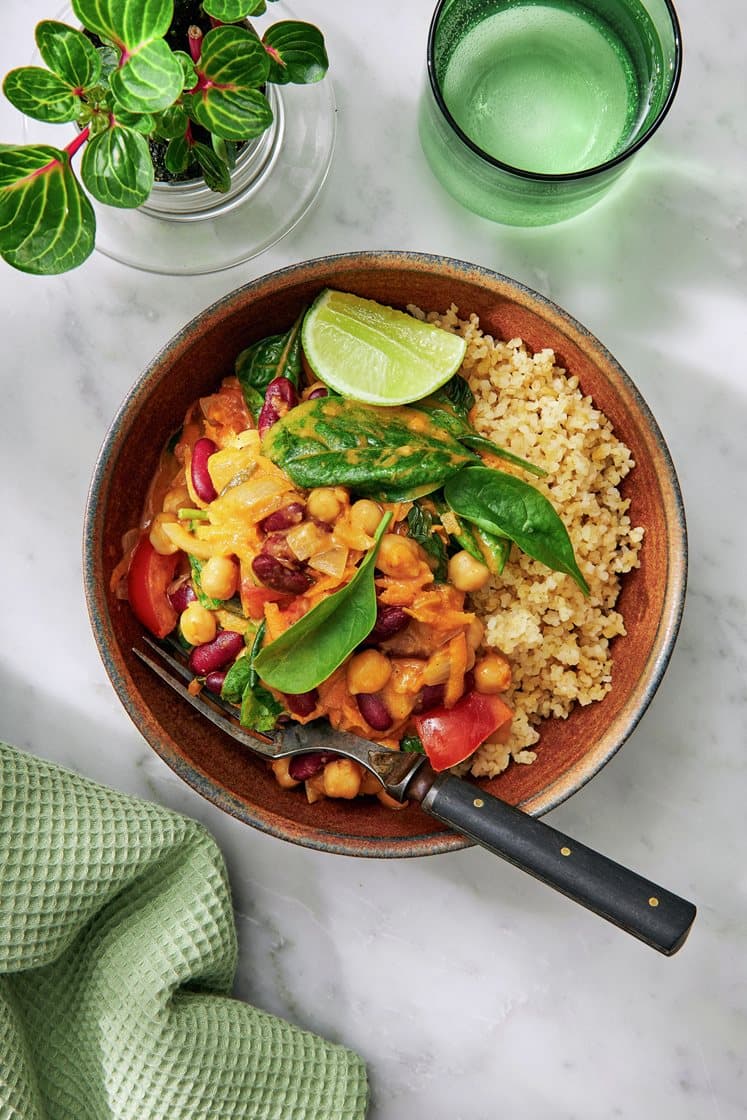 Coconut bean curry med bulgur