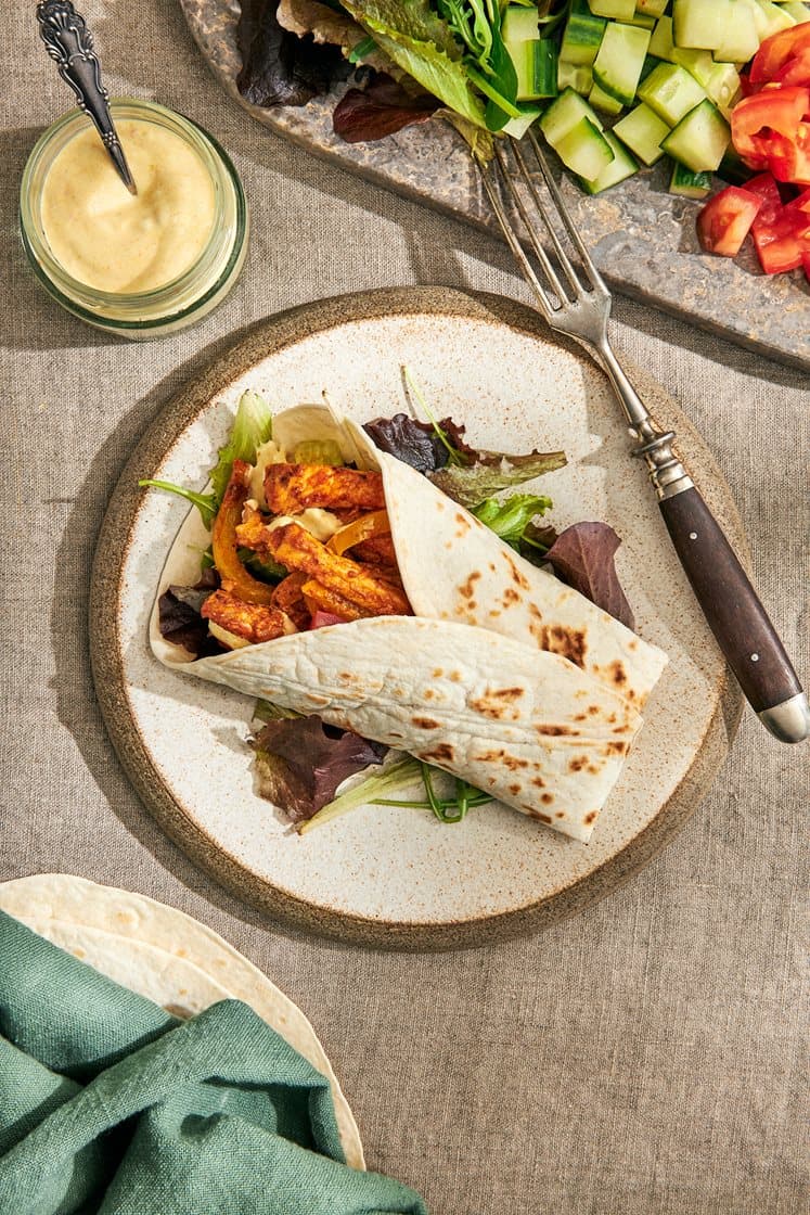 Pork fajitas med kryddig yoghurt och grönsaker