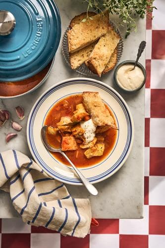 Bouillabaisse - Sydfransk fisksoppa med saffran, aioli och vitlöksbröd