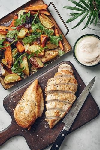 Kyckling med rostade rotfrukter och mild chilisås