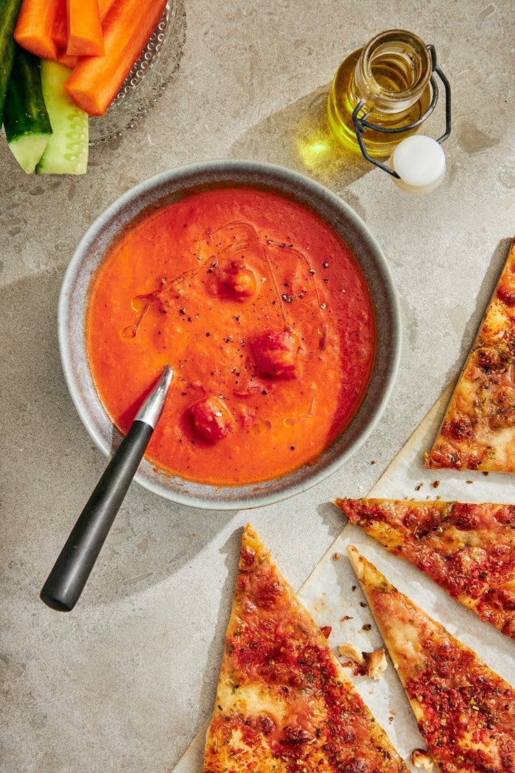 Tomatsoppa med pizzaslices
