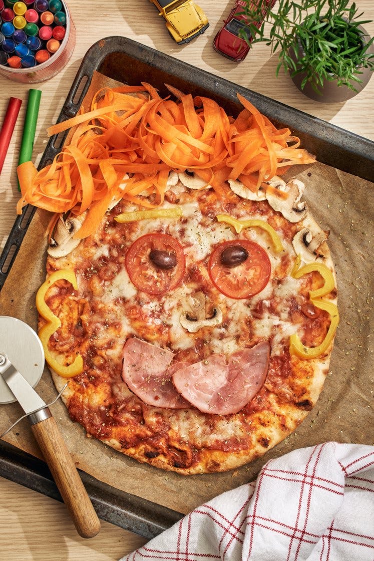 Pizzatroll med tomat, mozzarella och skinka 